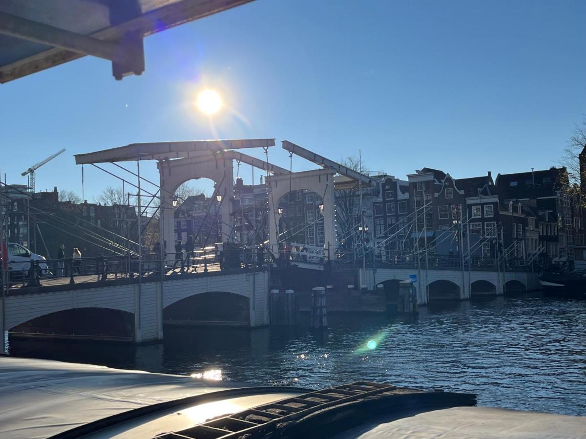 Skinny Bridge Houseboat Amstel View Amsterdam Exteriér fotografie