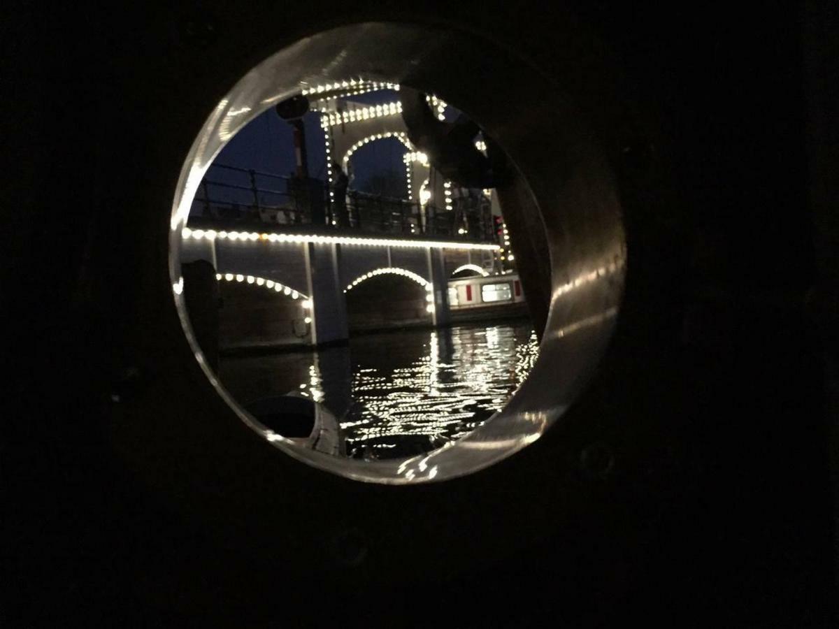 Skinny Bridge Houseboat Amstel View Amsterdam Exteriér fotografie